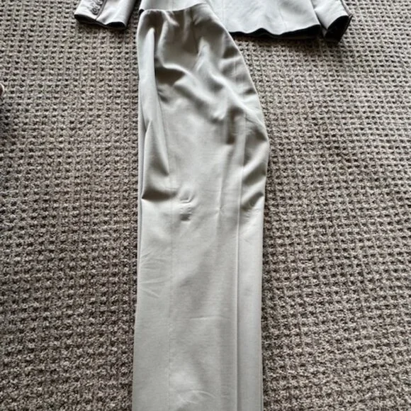 Adrienne Vittadini light grey pants suit for Women size 8 - Picture 7 of 8